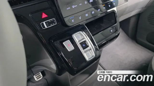 Hyundai Staria 2021 thumb 9