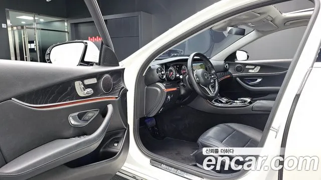 Mercedes-Benz E-Класс 2019 thumb 9