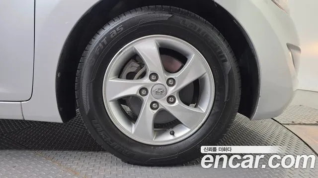 Hyundai Avante 2012 thumb 5
