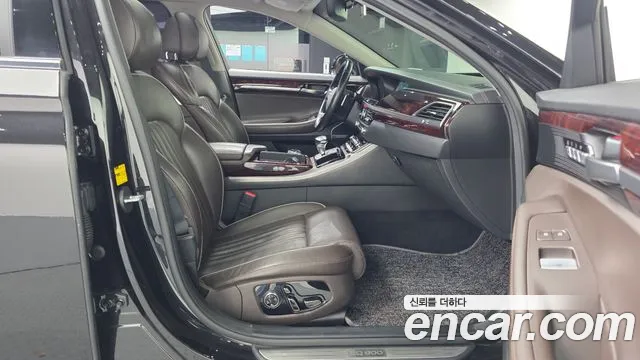 Genesis G90 2017 thumb 11
