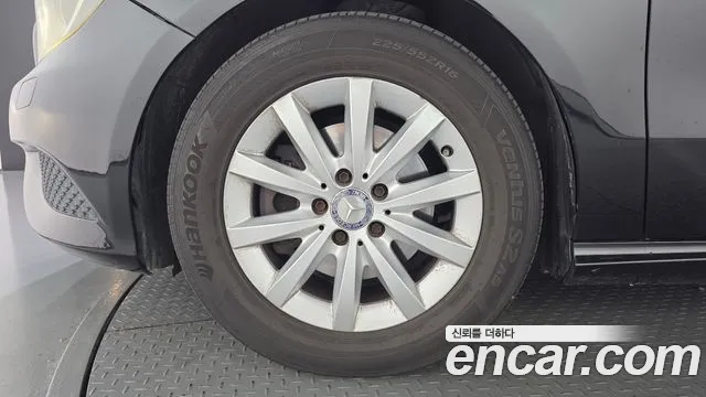 Mercedes-Benz A-Класс 2014 thumb 5