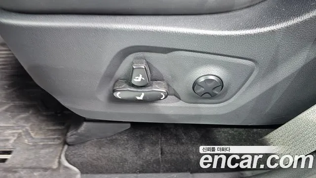 KG_Mobility_Ssangyong Rexton 2020 thumb 12