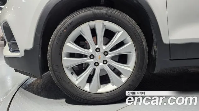 ChevroletGMDaewoo Tracker 2017 thumb 5