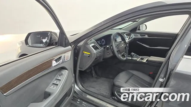 Genesis G80 2017 thumb 10