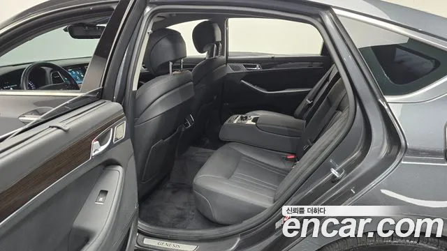 Genesis G80 2017 thumb 11