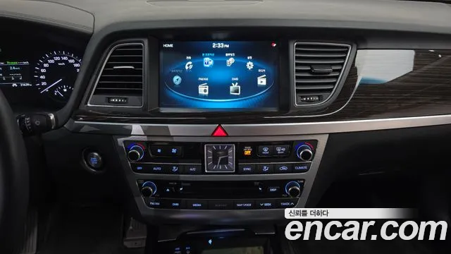 Genesis G80 2017 thumb 12