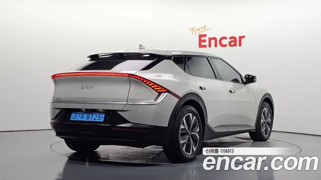 Kia EV6 2022 thumb 2