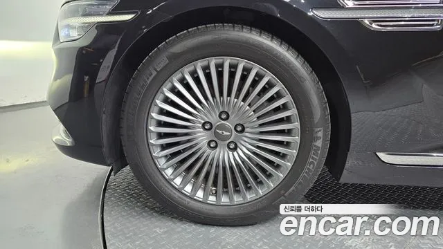 Genesis G90 2019 thumb 4