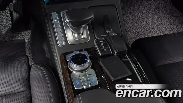 Genesis G90 2019 thumb 8