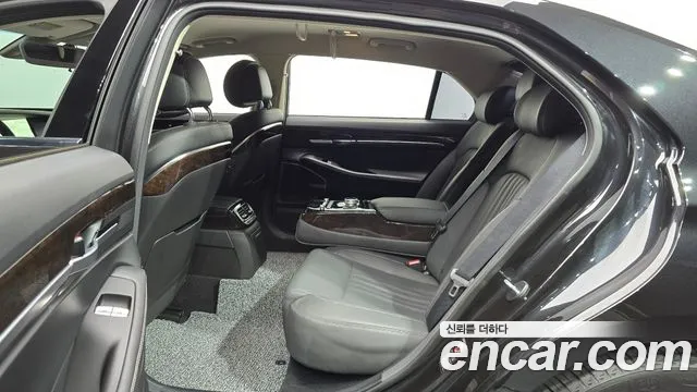 Genesis G90 2019 thumb 10