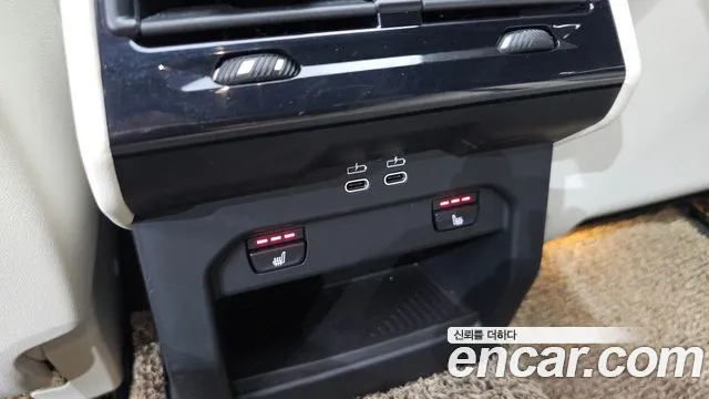 BMW 5-Series 2024 thumb 12