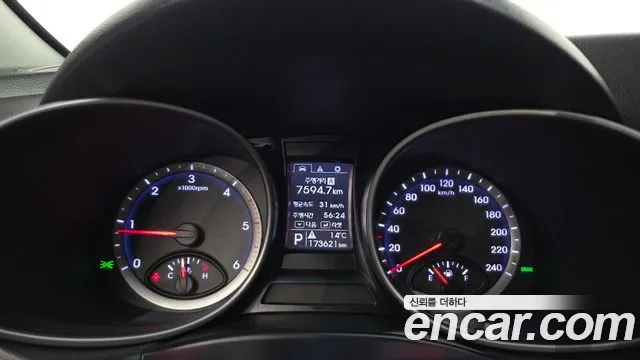 Hyundai Santa Fe 2013 thumb 8