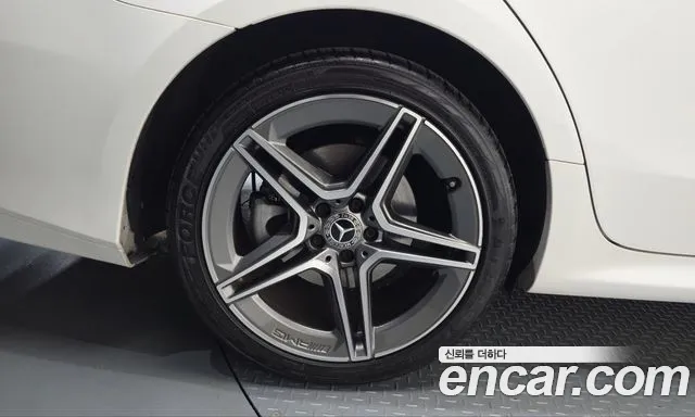 Mercedes-Benz CLS-Class 2019 thumb 4