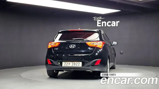 Hyundai i30 2015 thumb 4