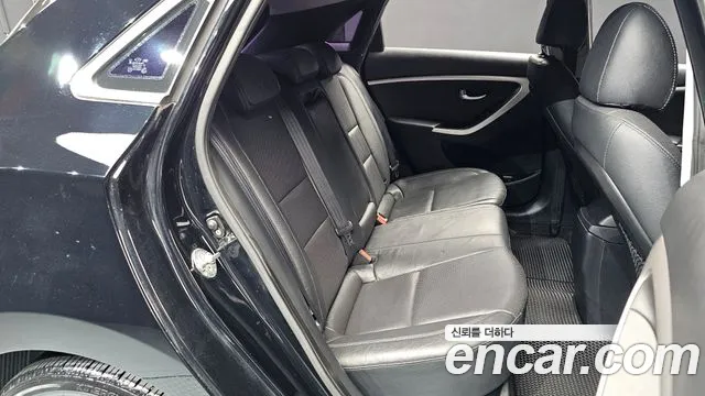 Hyundai i30 2015 thumb 12