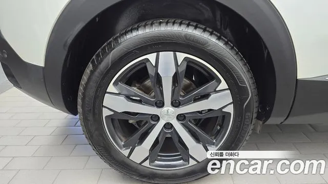 Peugeot 3008 2021 thumb 4