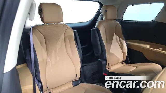 Kia Carnival 2022 thumb 12