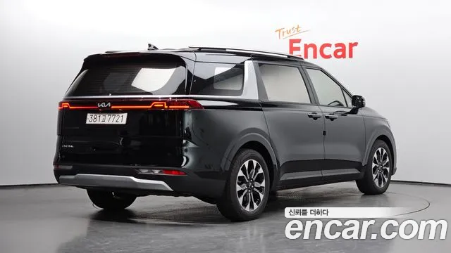 Kia Carnival 2023 thumb 2