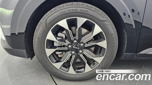 Kia Carnival 2023 thumb 5