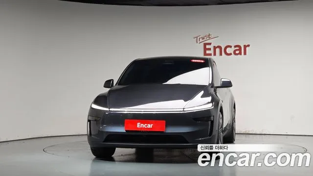 Tesla Model Y 2025 thumb 2