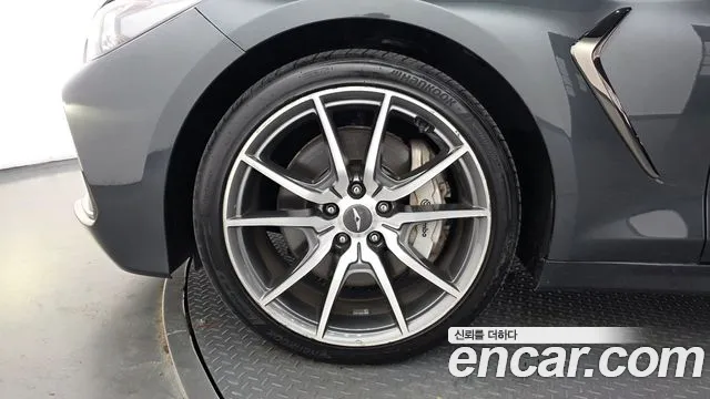 Genesis G70 2018 thumb 5