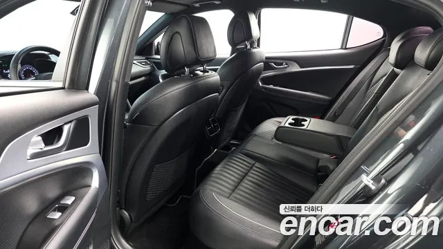 Genesis G70 2018 thumb 11