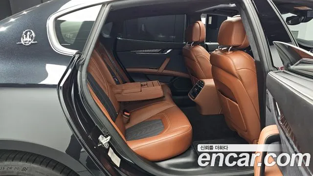 Maserati Quattroporte 2019 thumb 10