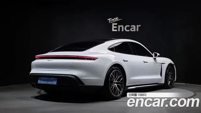 Porsche Taycan 2025 thumb 2