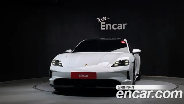 Porsche Taycan 2025 thumb 3