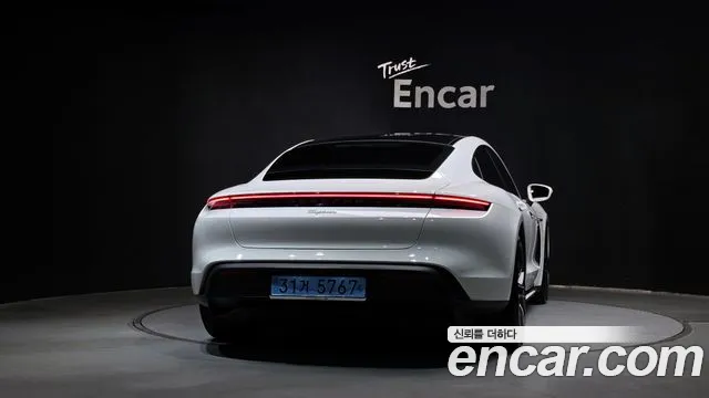Porsche Taycan 2025 thumb 4