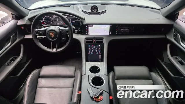 Porsche Taycan 2025 thumb 7