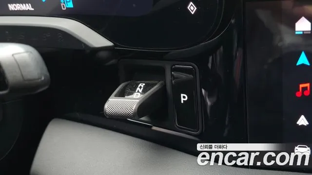 Porsche Taycan 2025 thumb 9