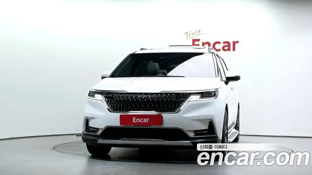 Kia Carnival 2023 thumb 3