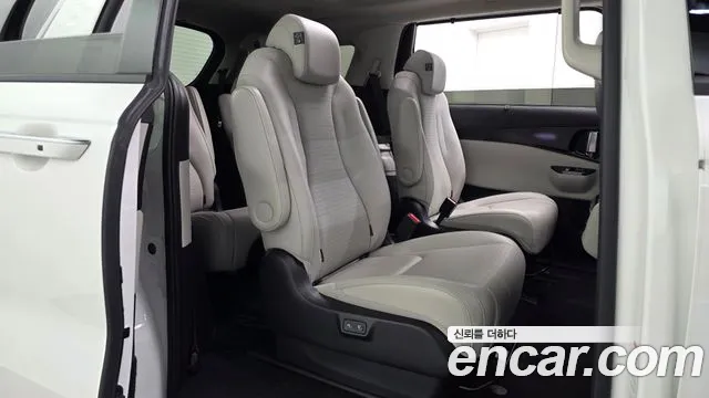 Kia Carnival 2023 thumb 11