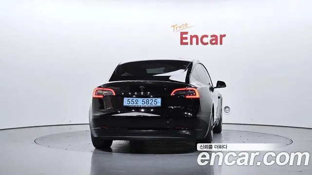Tesla Model 3 2022 thumb 4