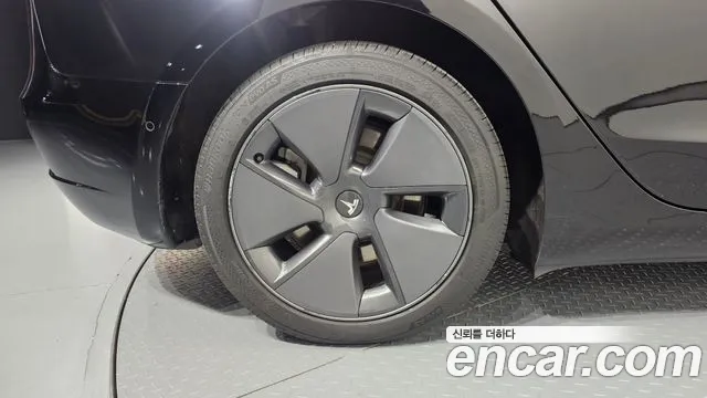 Tesla Model 3 2022 thumb 5