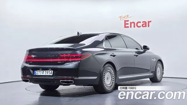 Genesis G90 2019 thumb 2