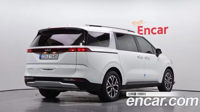 Kia Carnival 2023 thumb 2