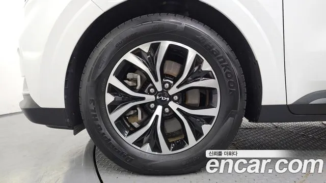 Kia Carnival 2023 thumb 5