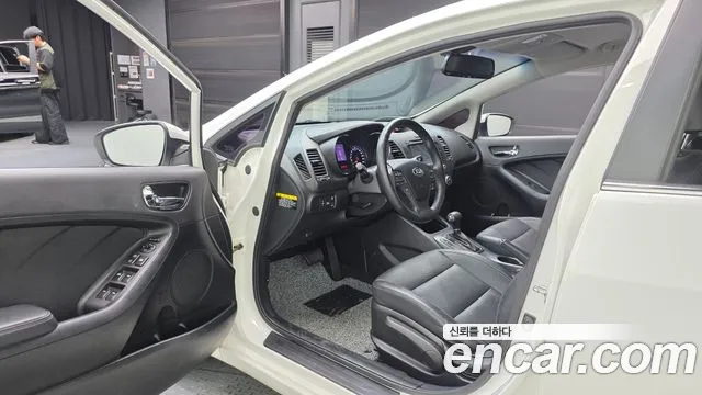 Kia K3 2015 thumb 10