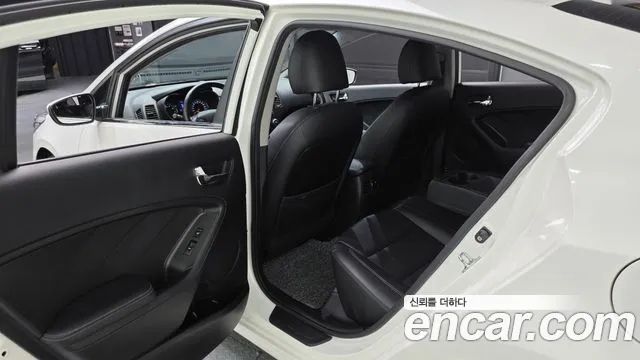 Kia K3 2015 thumb 11