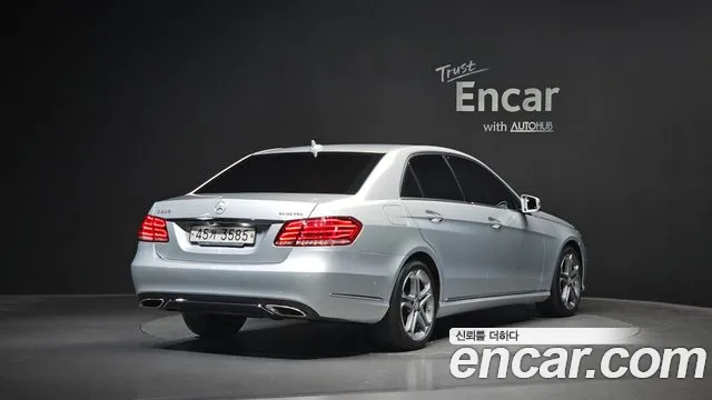 Mercedes-Benz E-Класс 2015 thumb 2