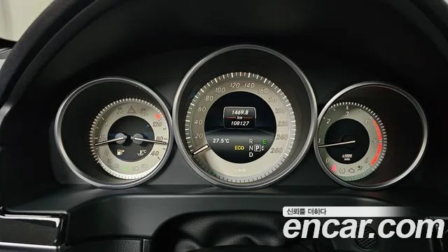 Mercedes-Benz E-Класс 2015 thumb 8