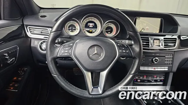 Mercedes-Benz E-Класс 2015 thumb 12