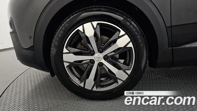 Peugeot 5008 2018 thumb 5