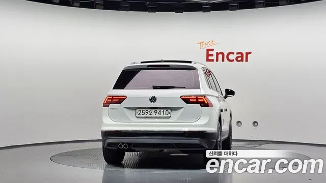 Volkswagen Tiguan 2019 thumb 4