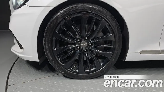 Genesis G80 2016 thumb 5