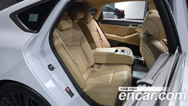 Genesis G80 2016 thumb 11