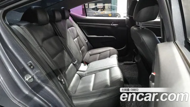 Hyundai Avante 2018 thumb 10