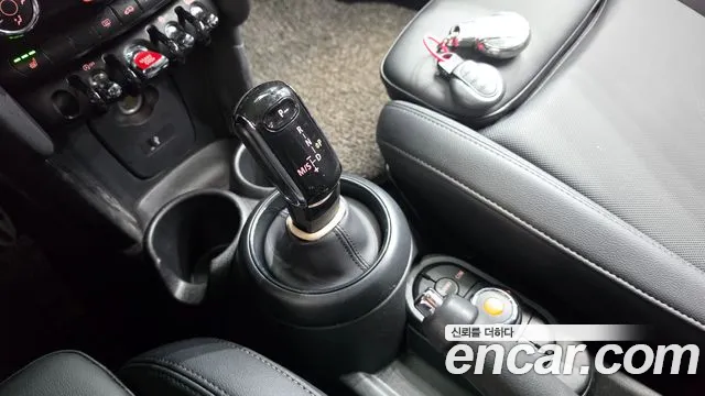 MINI Hatch 2019 thumb 9
